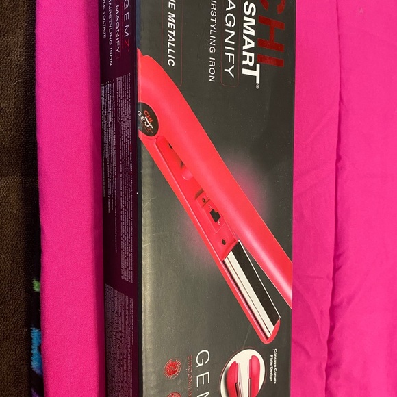 CHI 3/4” flat iron pink - Picture 2 of 5